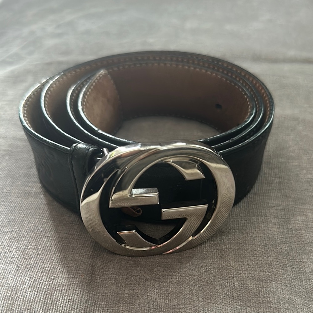 GUCCI Men Black Embossed Leather Belt with Silver Buckle